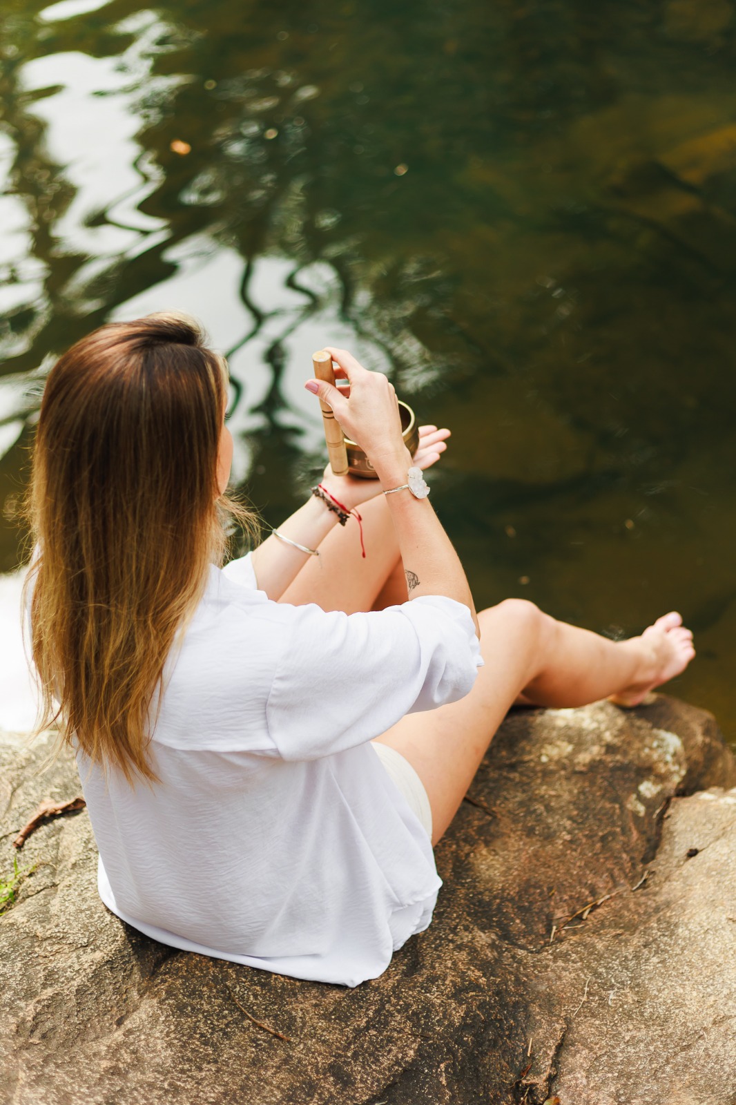 Mariana Schneider em conexão com a natureza